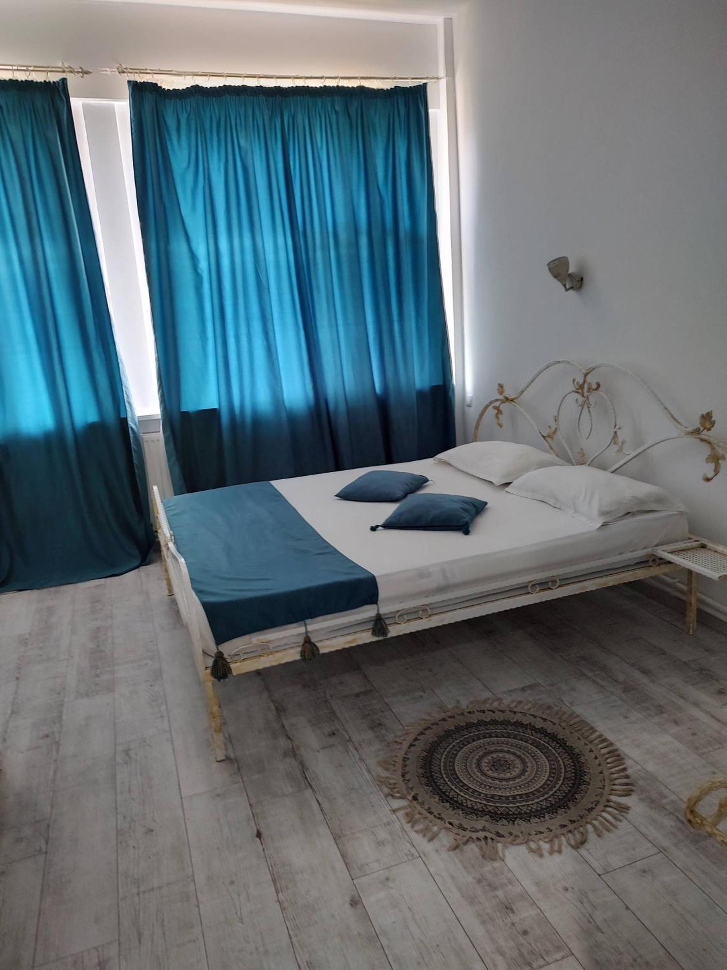 Puzzle Magic Bed & Breakfast Pitesti Exterior photo